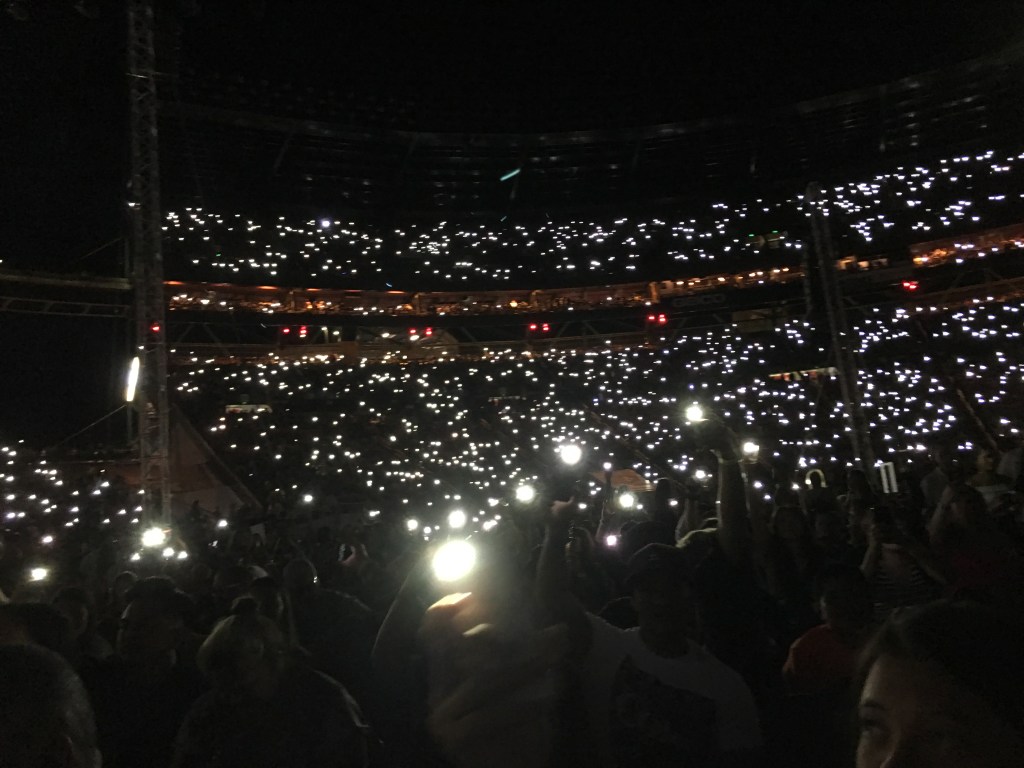 2018 November - Common Kings Concert - Lights in the Audience